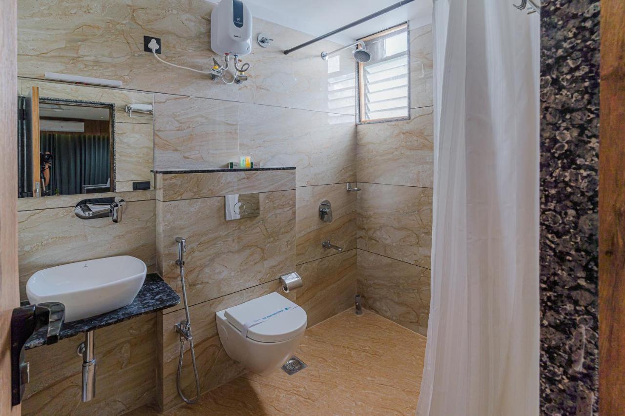 Hotel The Grand Heaven Gandhinagar Ngoại thất bức ảnh