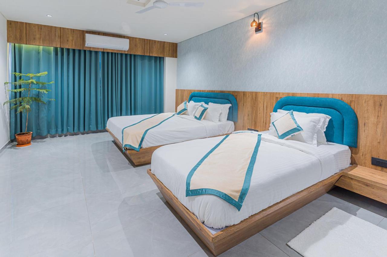 Hotel The Grand Heaven Gandhinagar Ngoại thất bức ảnh