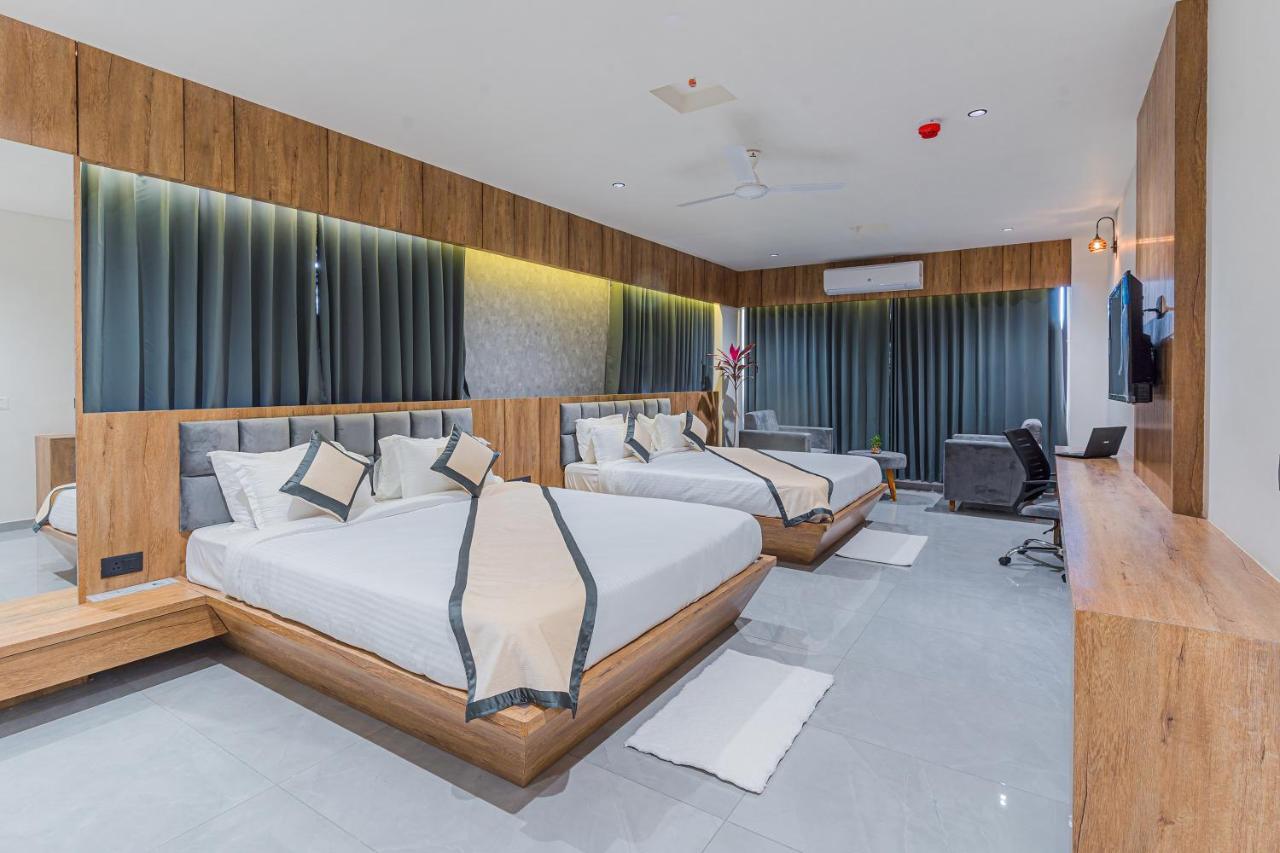 Hotel The Grand Heaven Gandhinagar Ngoại thất bức ảnh